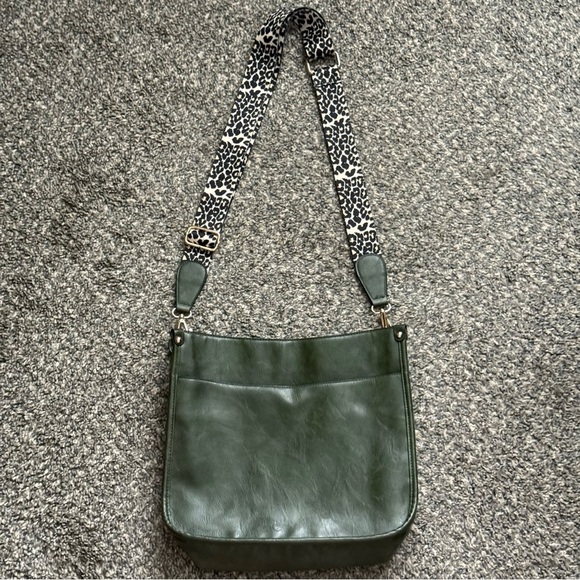 Green Crossbody Shoulder Bag - Picture 8 of 11